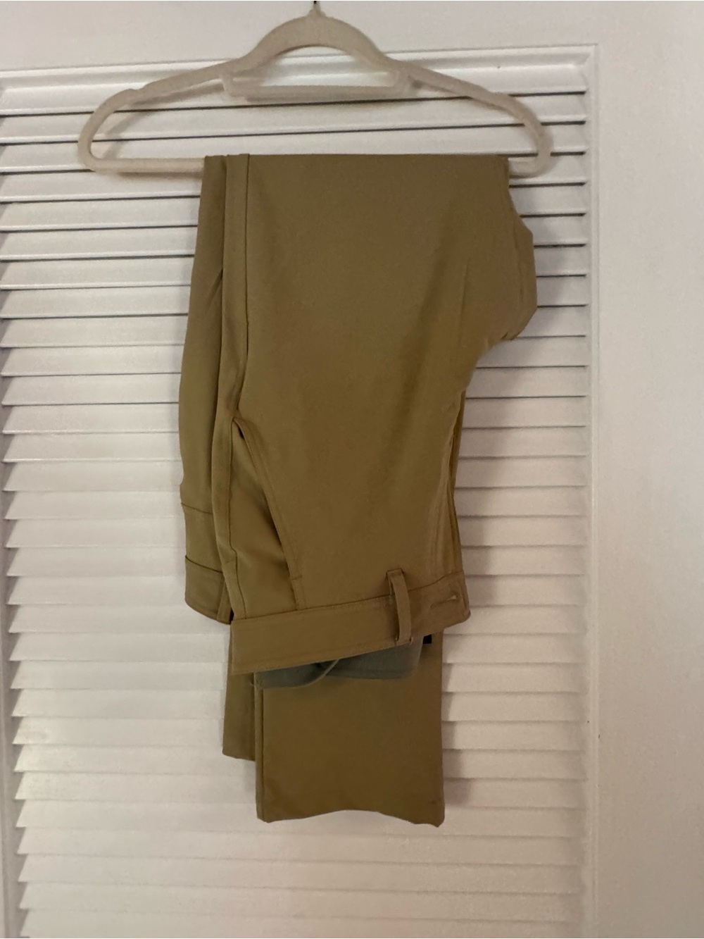Free Fly Apparel Men's 32/32 pants in Khaki